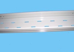 在現代建筑中鋼制托盤式橋架的重要性