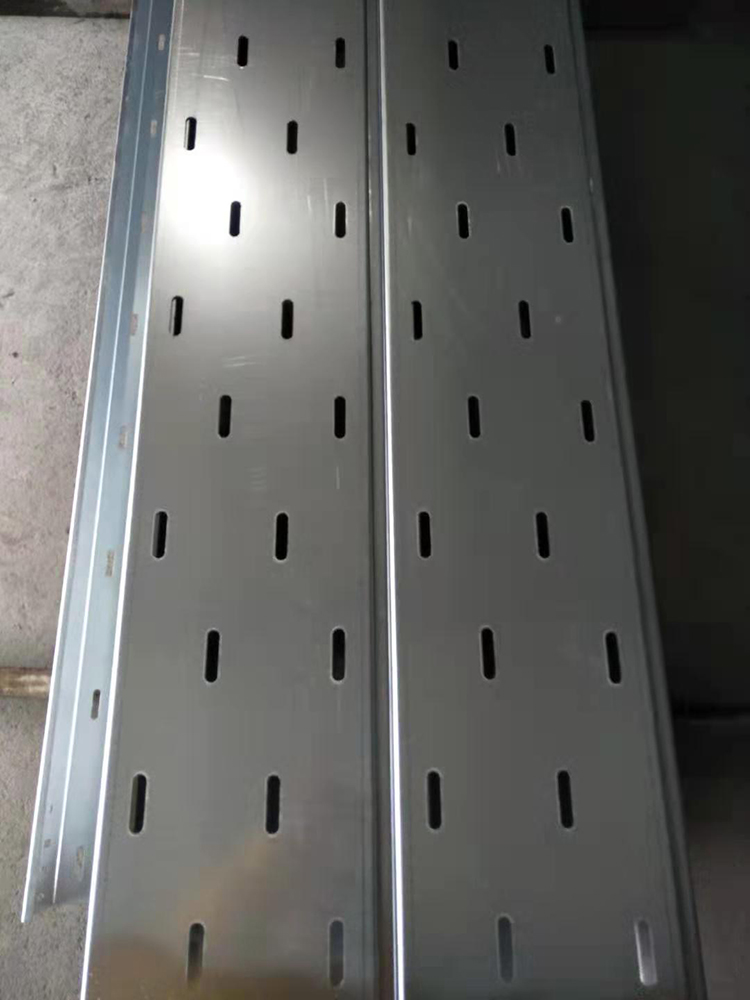 直通托盤式橋架在安裝后跟正式使用之間還需要哪些細微的調整