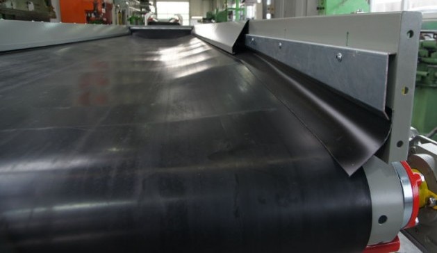 輸送機廠家介紹混凝土皮帶輸送機 